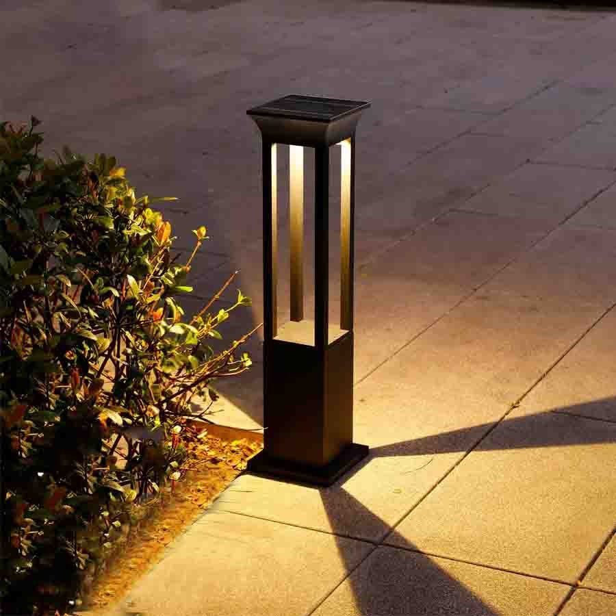 Nugee Short Light | Solar-Powered Outdoor Lamp