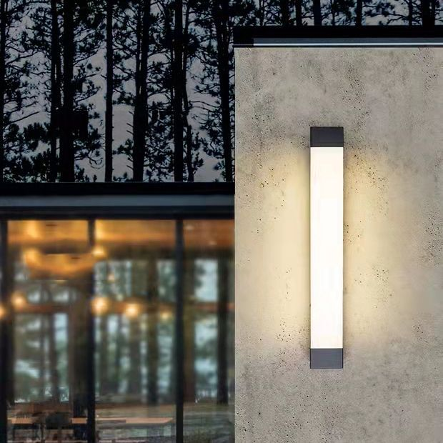 Lineare Wandleuchte für draußen