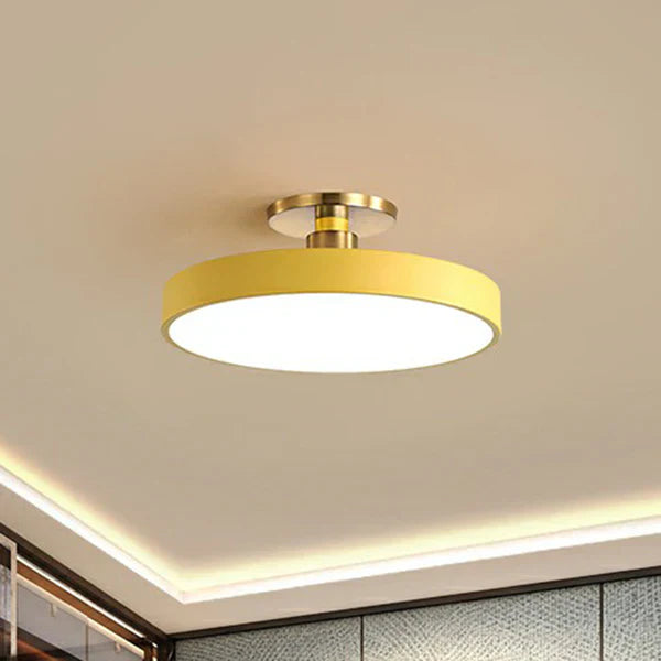 Runde Flush Mount Light Skandinavischer Stil Acryl Schlafzimmer LED Semi Coil Deckenleuchte