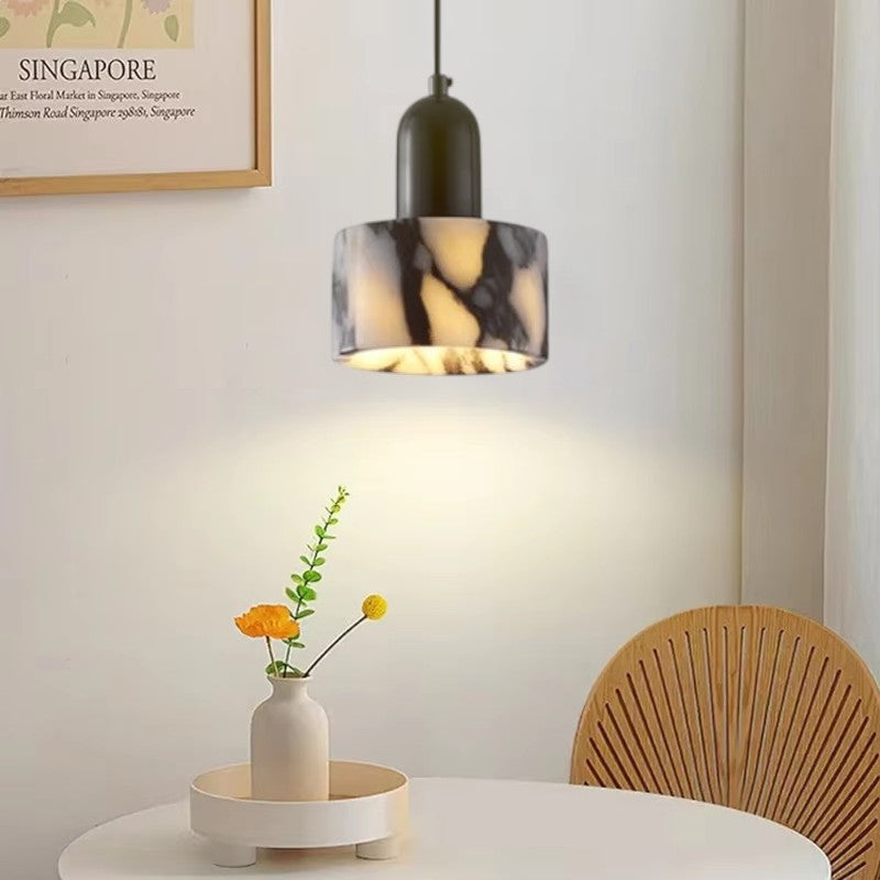 Pendelleuchte aus schwarzem Marmor