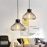 Moderne Pendelleuchte aus Metall
