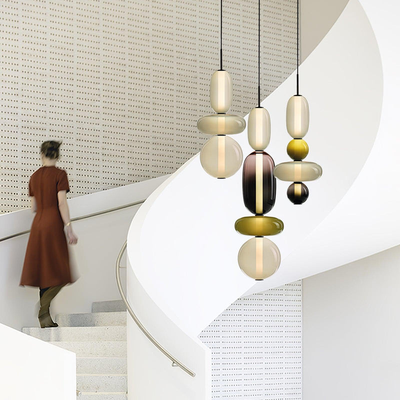 Pendelleuchte aus kandiertem Glas installation
