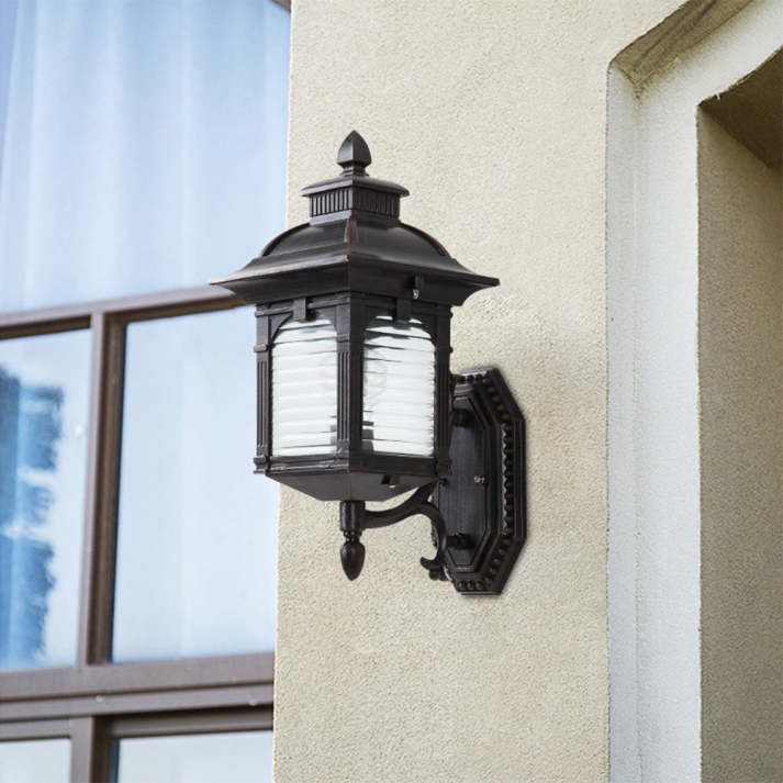 Antike Glas-Wandleuchte für draußen