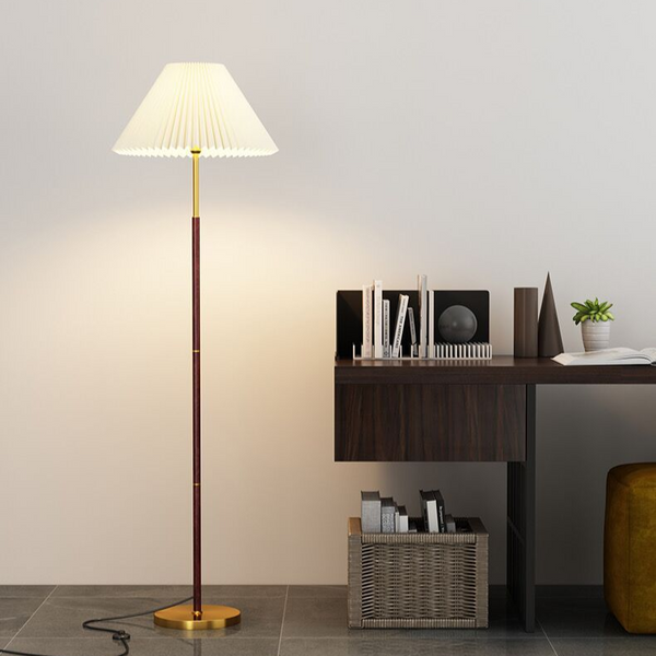 Moderne Stehlampe aus Reispapier