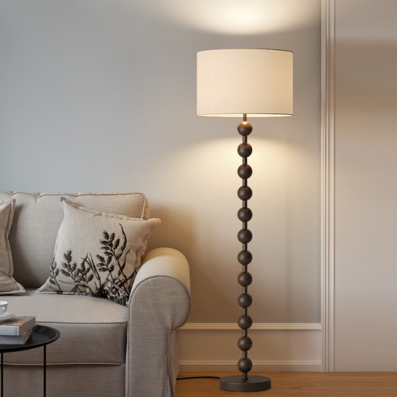 Japandi Stehlampe aus Holz