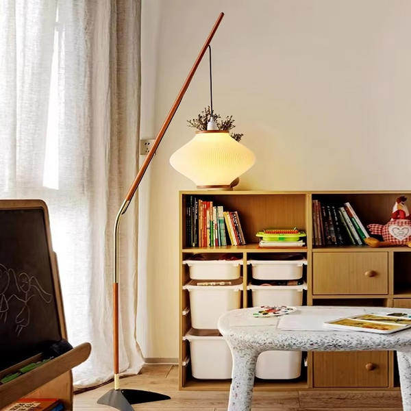 Stehlampe im mittelalterlichen Stil