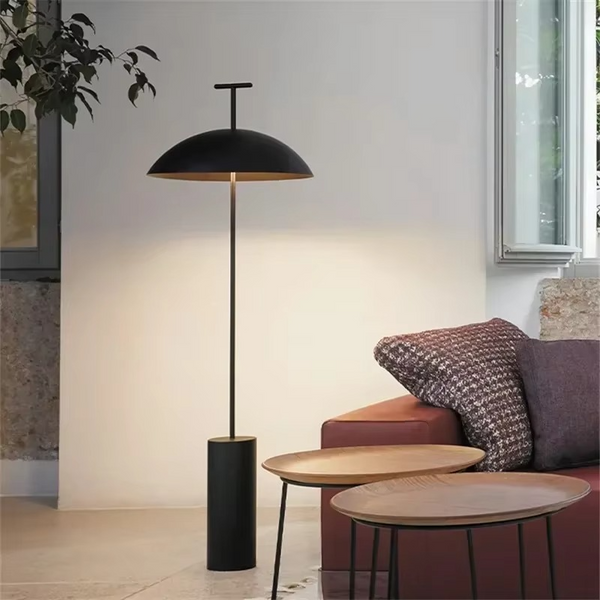 Minimalistische nordische Stehleuchte