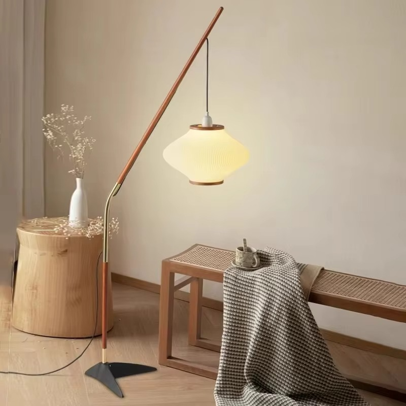 Stehlampe im mittelalterlichen Stil