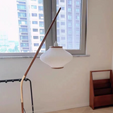 Stehlampe im mittelalterlichen Stil